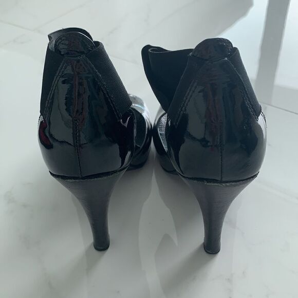 BCBG *COMFORTABLE* Monroe PATENT PLATFORM SANDALS - Picture 7 of 11